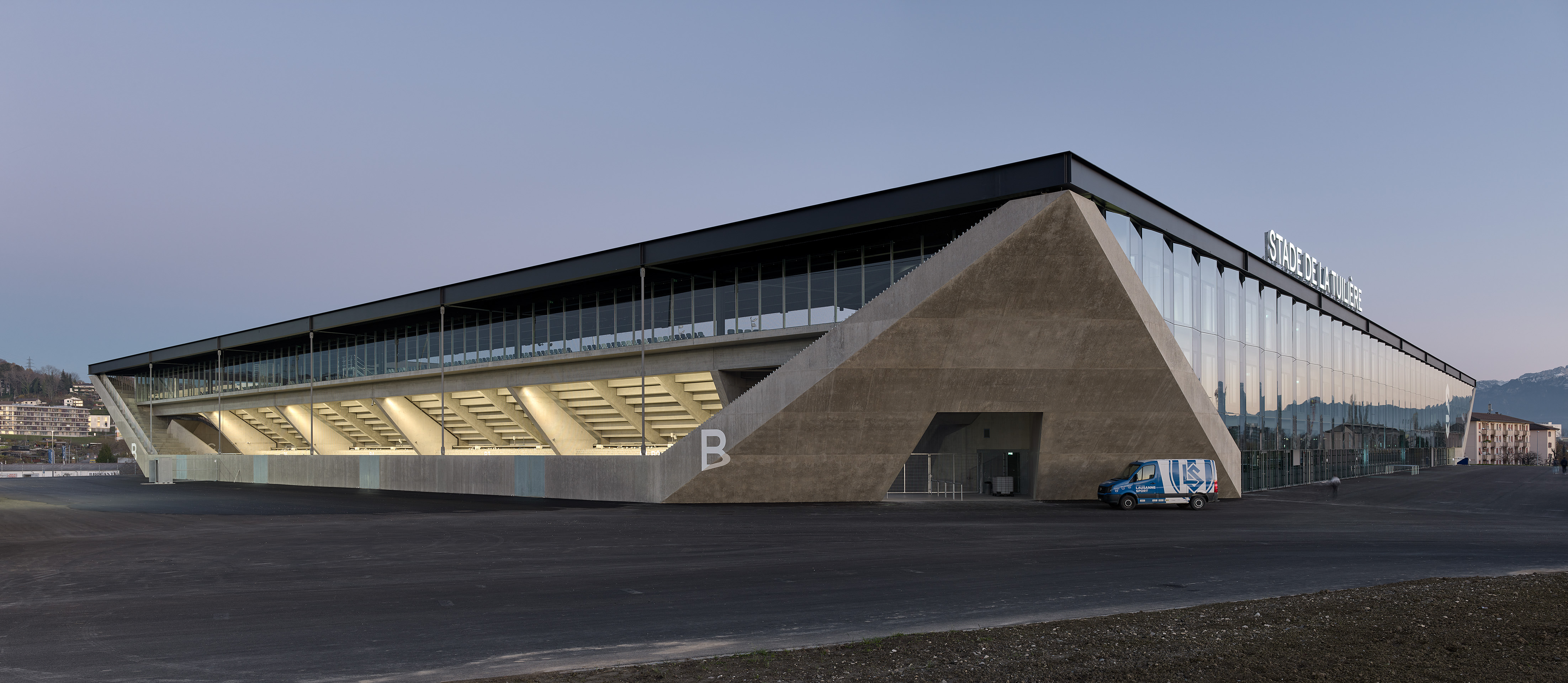 Stade de la Tuilière, Lausanne